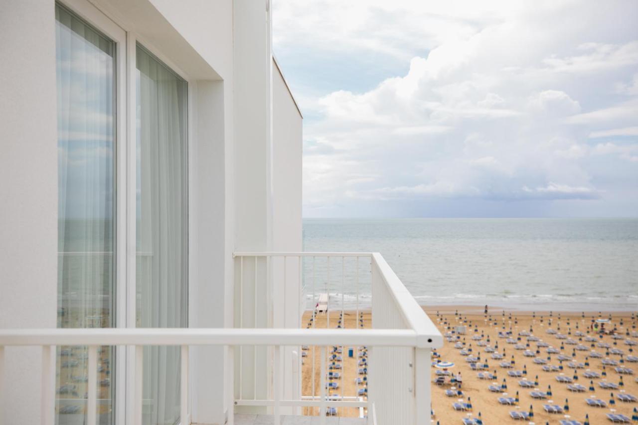 Deluxe Double Room with Side Sea View,1149028690:JPEG